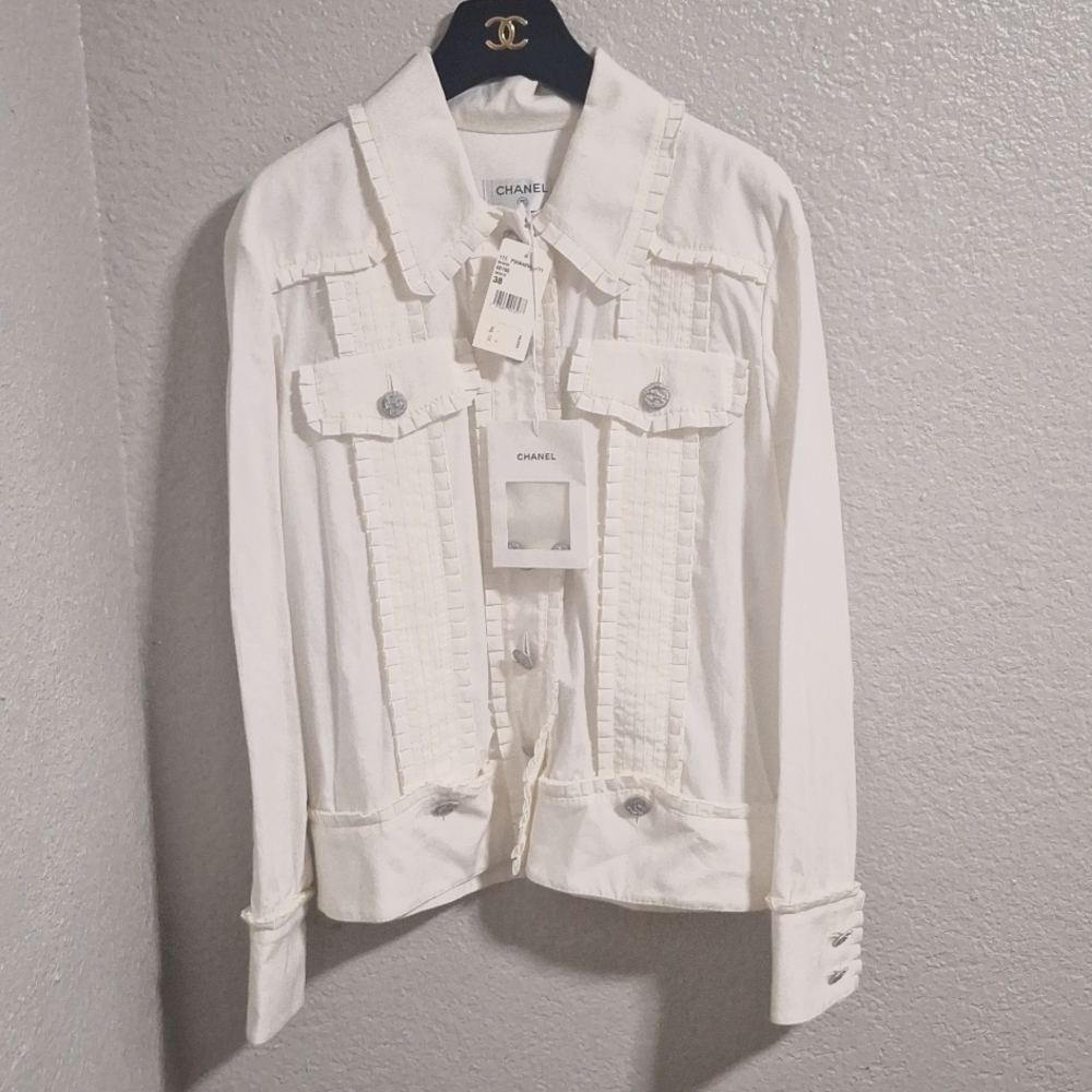 Chanel jacket size 38